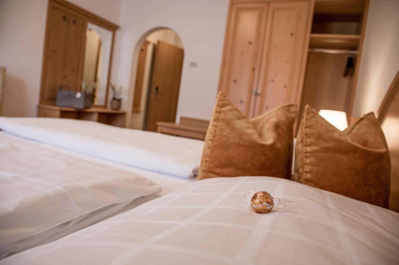 Hotel Gruber Sexten Exteriör bild