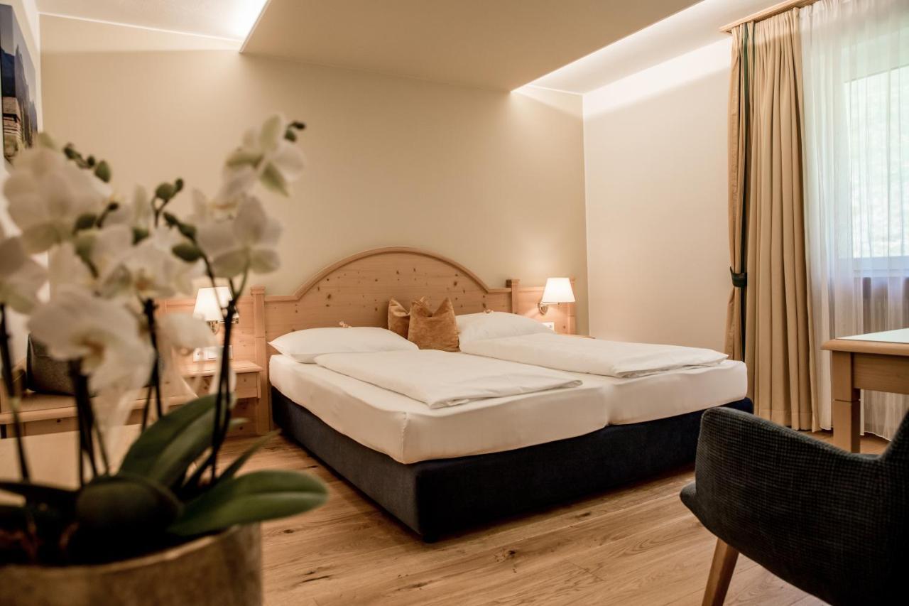 Hotel Gruber Sexten Exteriör bild
