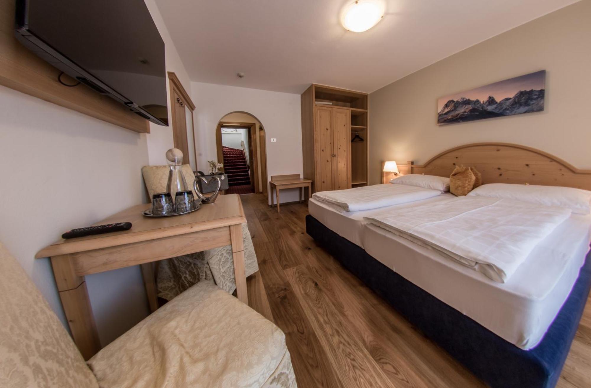 Hotel Gruber Sexten Rum bild